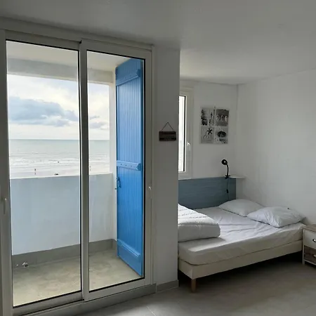 Reve Marin, Face Apartment