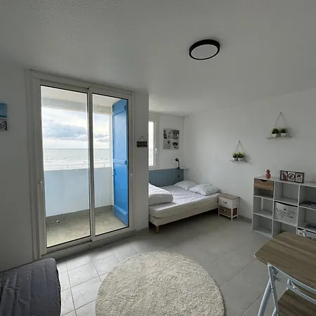Reve Marin, Face Apartment *