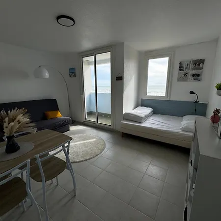 Reve Marin, Face Apartment *