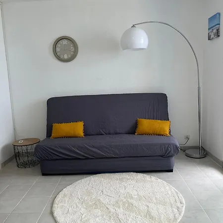 Reve Marin, Face Apartment *